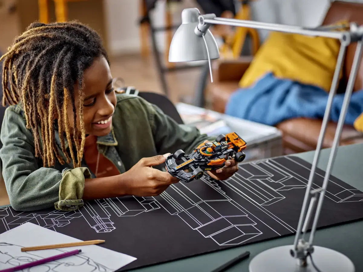 Coche de Carreras de Fórmula 1 McLaren 2023 (Lego 76919) - Imagen 4