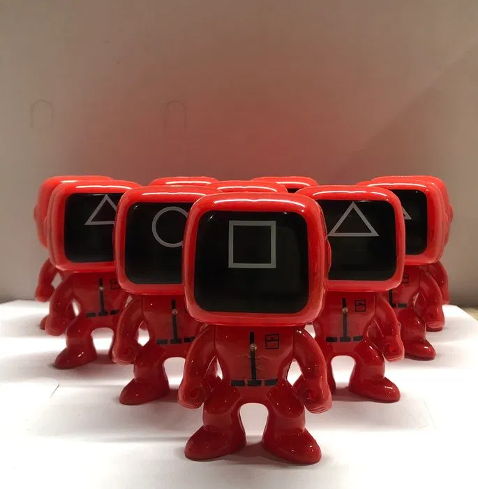 Squid Figura con luces 10 cm Vigilante circulo Juego del Calamar - Educateka, juegos de mesa, educativos y papelería